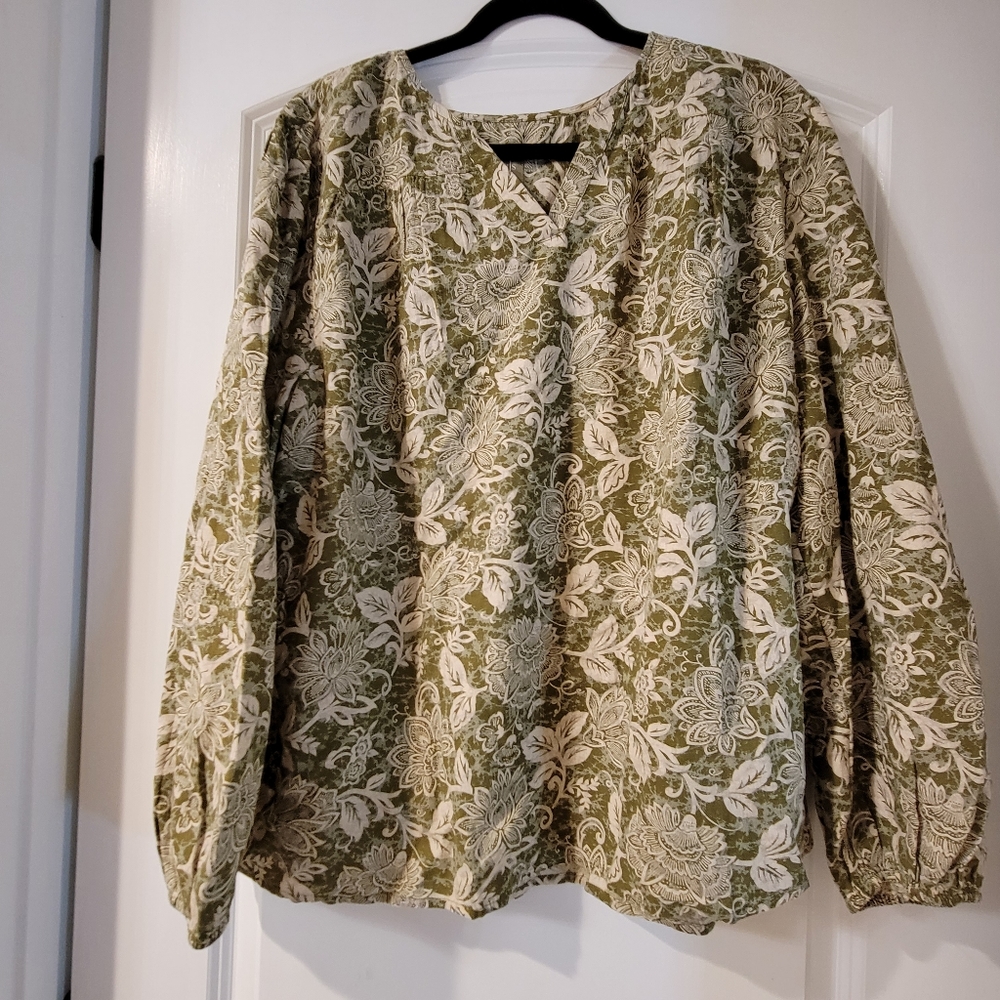 Naturals D&Co long sleeve blouse